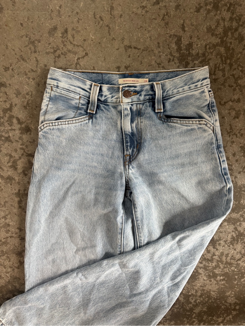 Levi's Light Blue Straight Women’s Jeans 94 baggy wide leg.